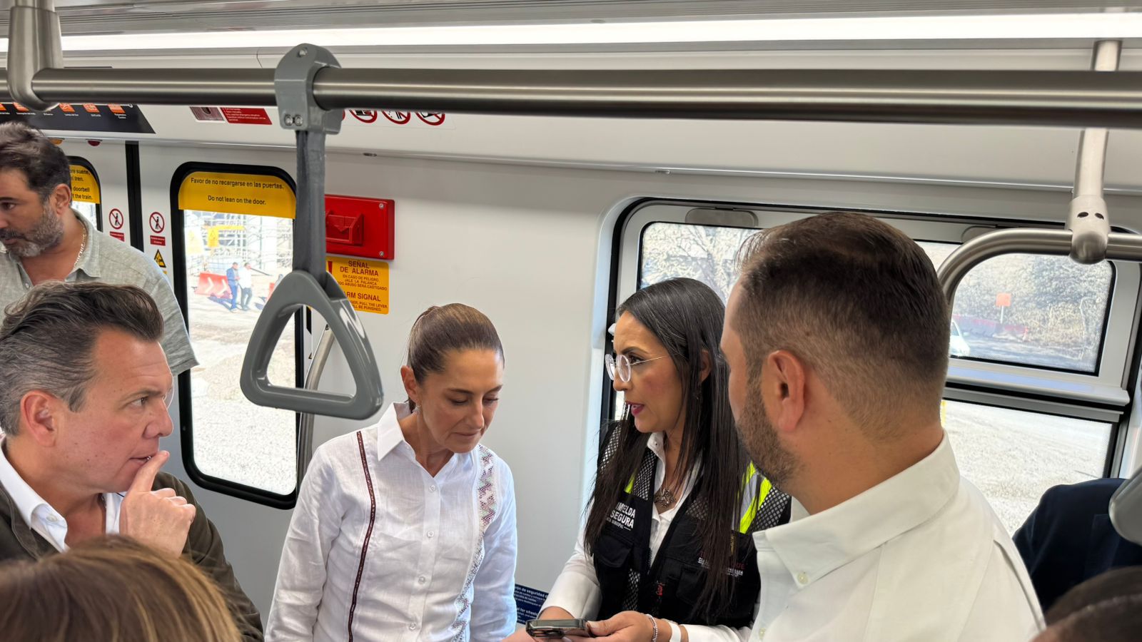  EN LA VISITA DE LA PRESIDENTA SHEINBAUM, LAURA IMELDA LOGRA UNA ESTACIÓN MÁS DE LA LÍNEA 4 DEL TREN LIGERO PARA TLAQUEPAQUE